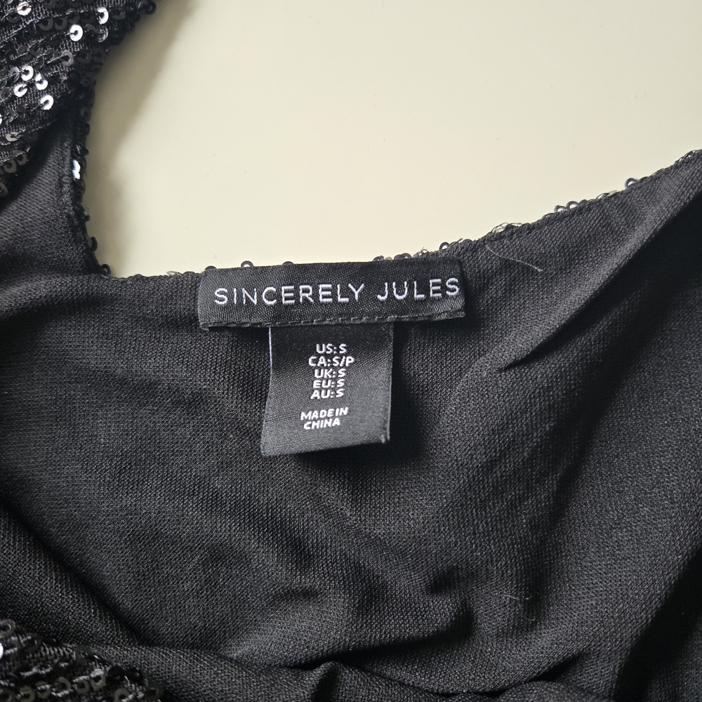 Sincerely Jules Sequin V-Neck Bodysuit - Picture 9 of 10